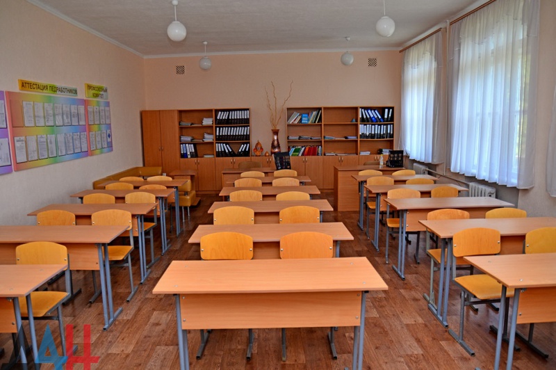 В Оренбуржье традиционный формат обучения в стенах школы не уйдёт в прошлое